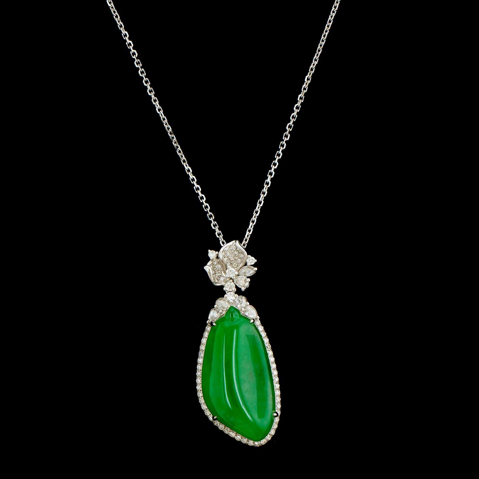 Jadeite pendant necklace hotsell