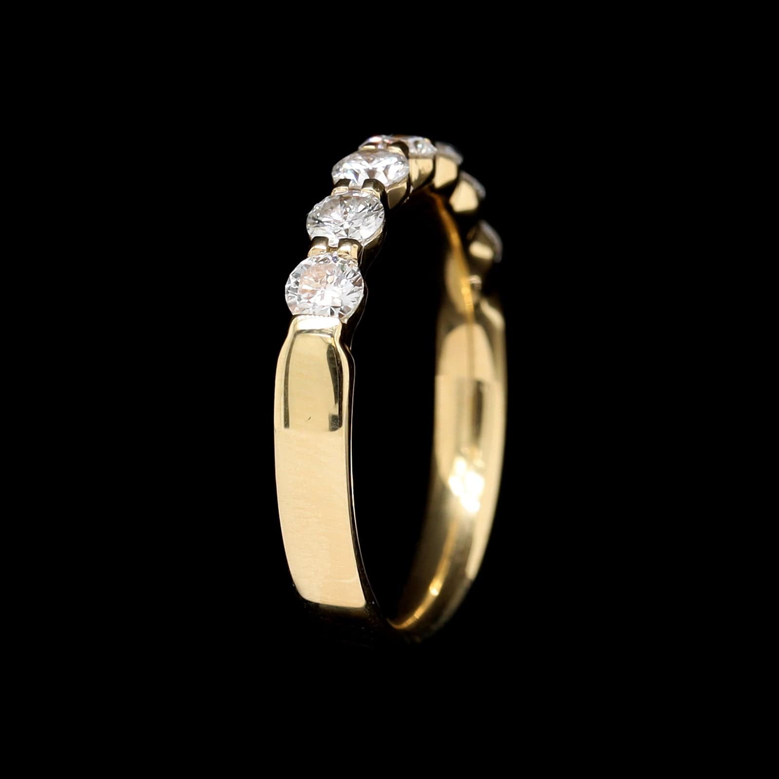 Memoire 18K Yellow Gold Estate Petite Prong Seven Stone Diamond Band