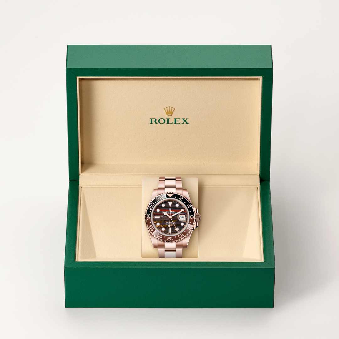 Rolex GMT-Master II in 18 kt Everose gold, M126715CHNR-0002