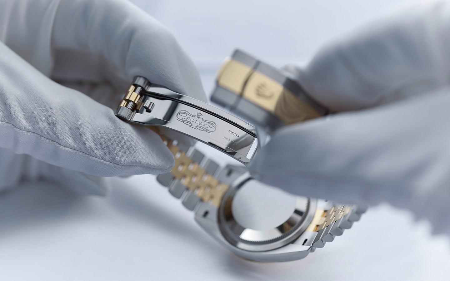 Adjusting Rolex clasp