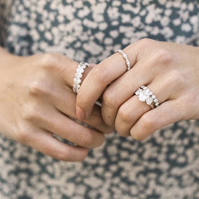 Three oval diamond engagement ring Outlet