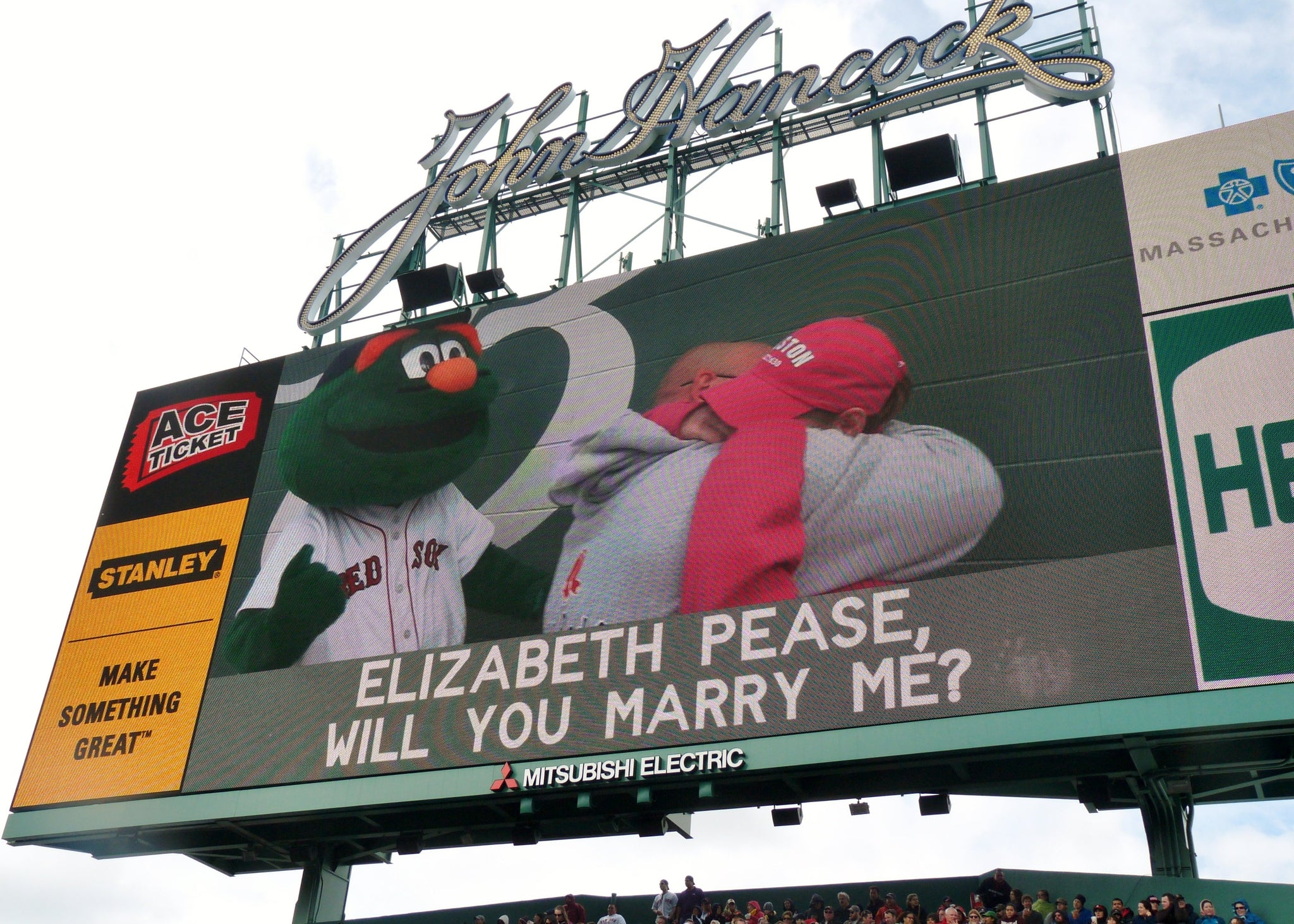 Insider Tips: How To Pull Off The Perfect Fenway Proposal