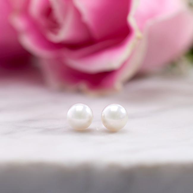 Beyond the Birthstone: 8 Vintage Pearls for June