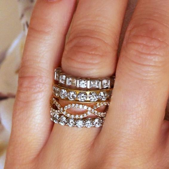 4 Tips For Creating A Fashionable Stack Of Bands – Long's Jewelers