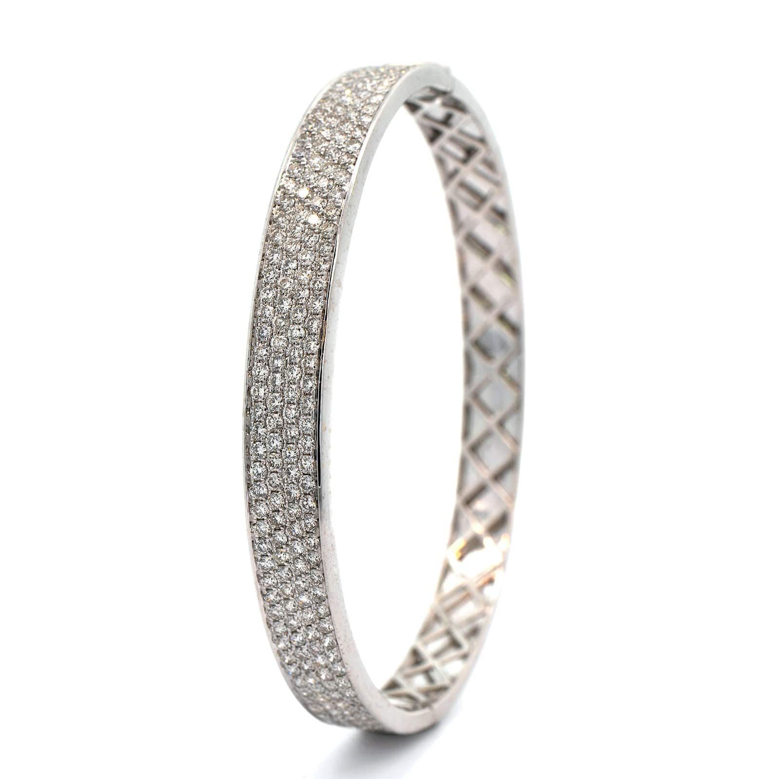 18K White Gold Pave Diamond Bangle Bracelet