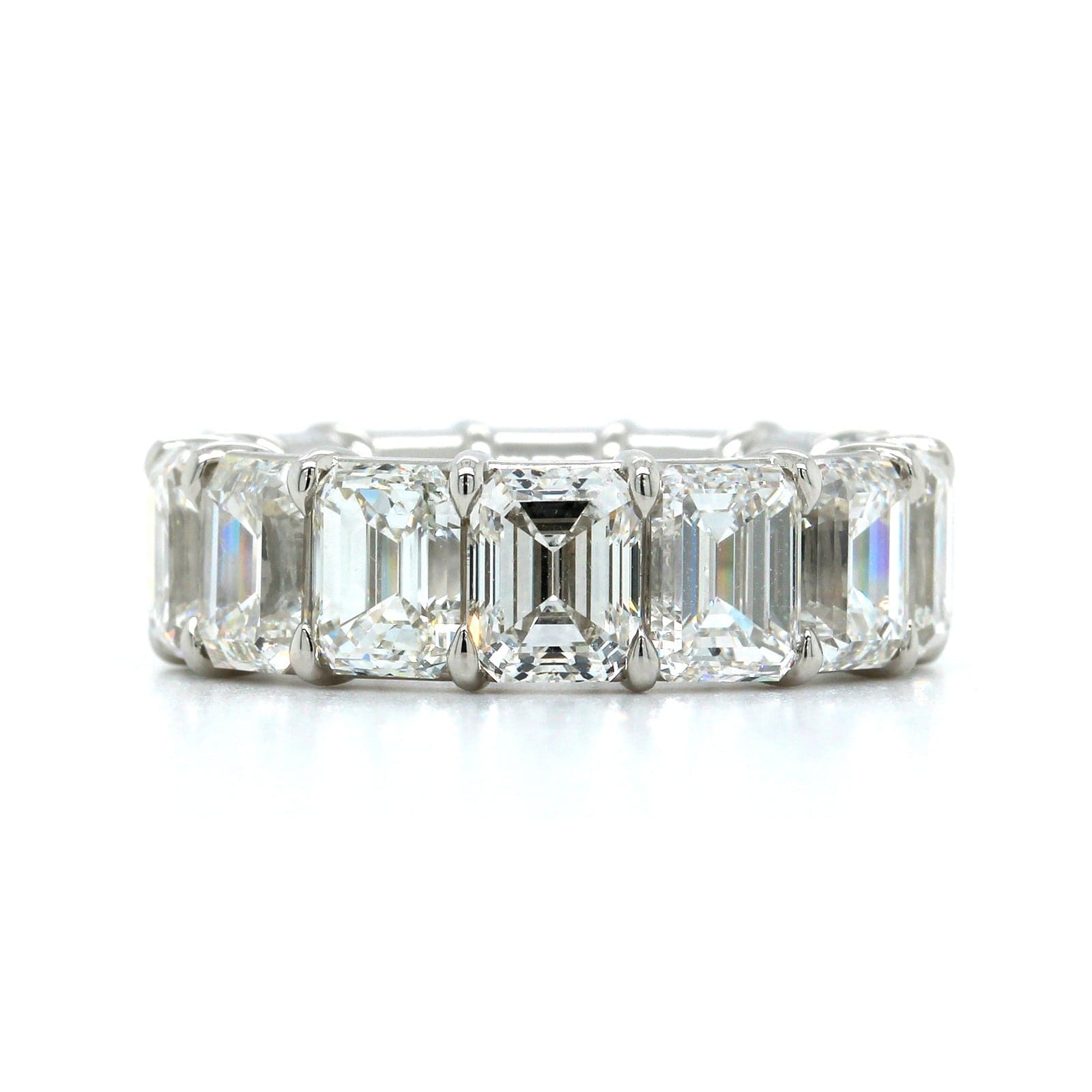 18K White Gold Emerald Cut Diamond Eternity Band