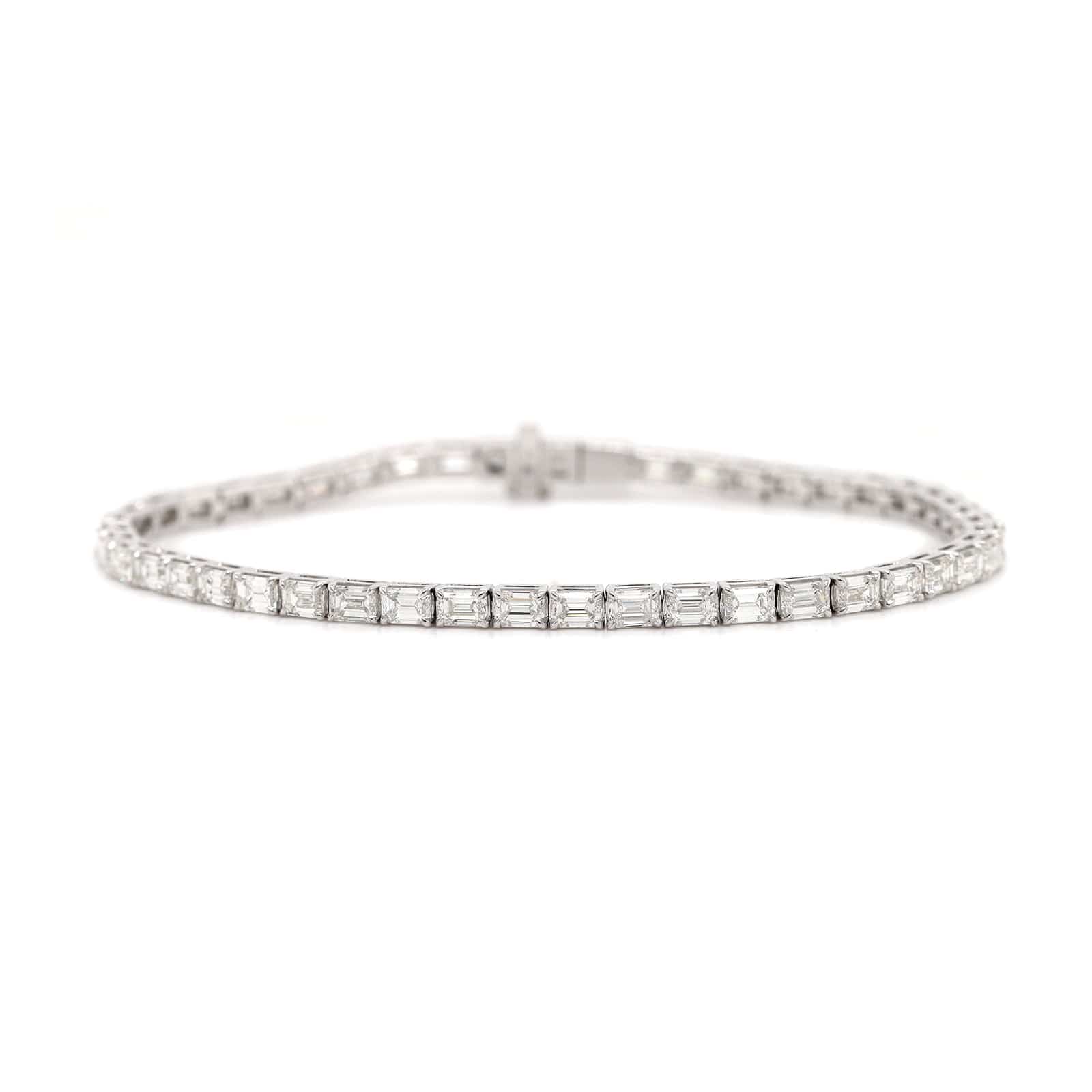 18K White Gold Emerald Cut Diamond Tennis Bracelet