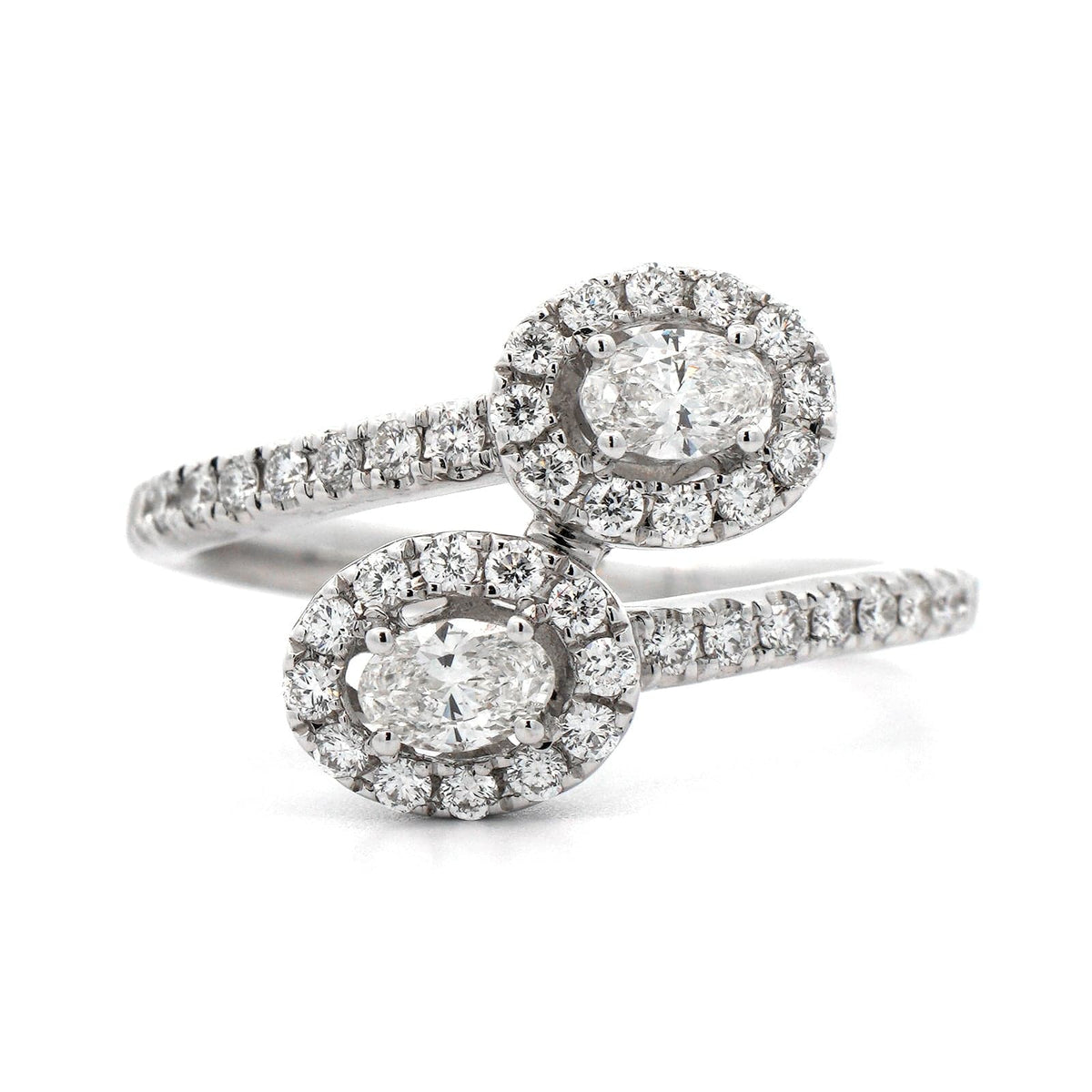 18K White Gold Oval Diamond Ring