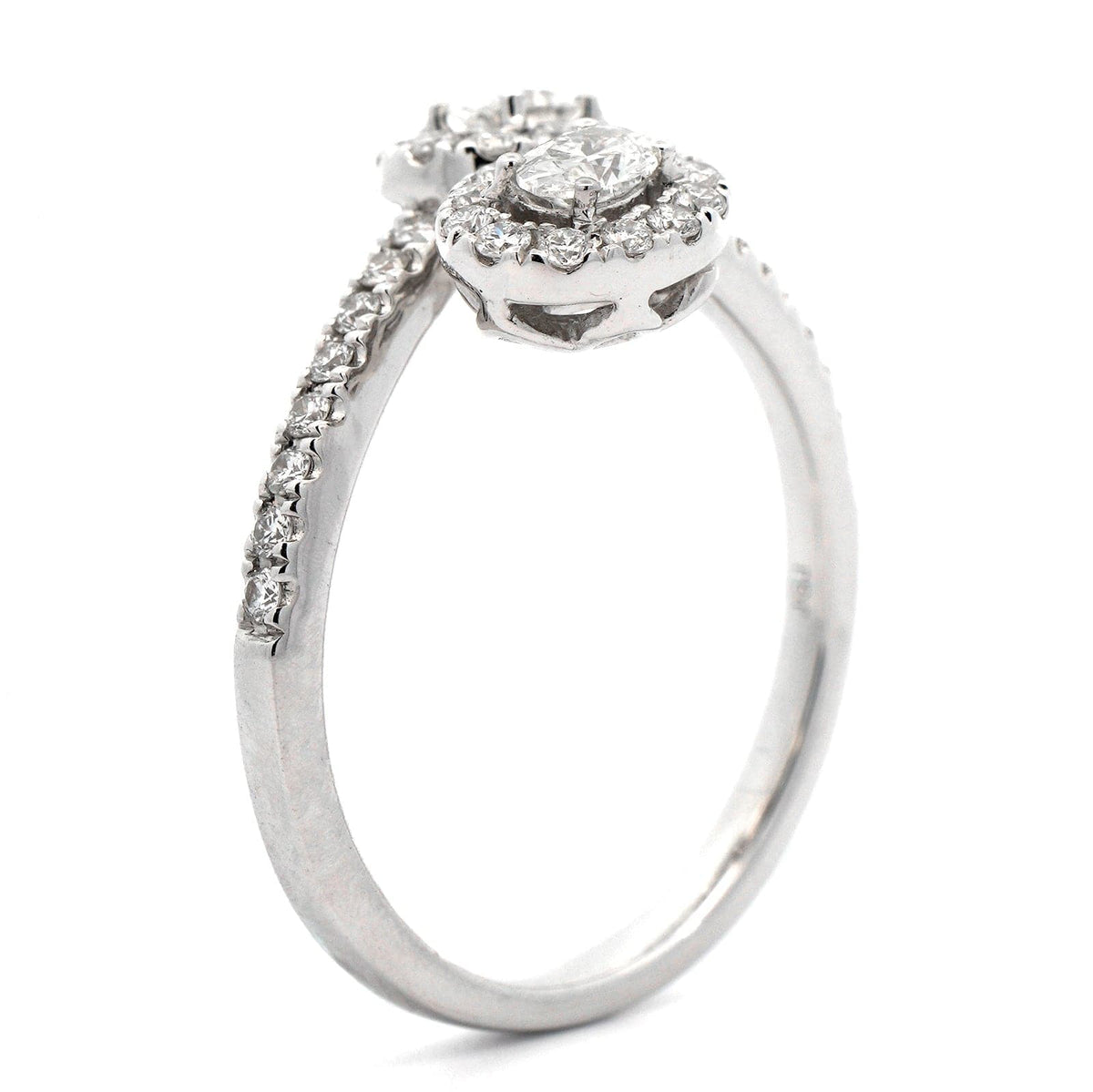 18K White Gold Oval Diamond Ring