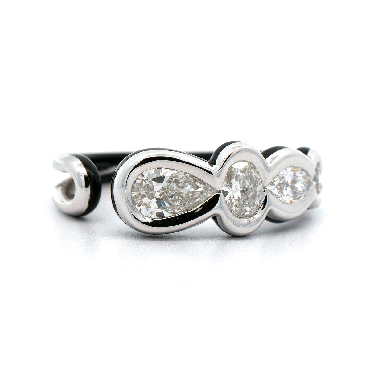 Etho Maria 18K White Gold Diamond and Black Ceramic Ring