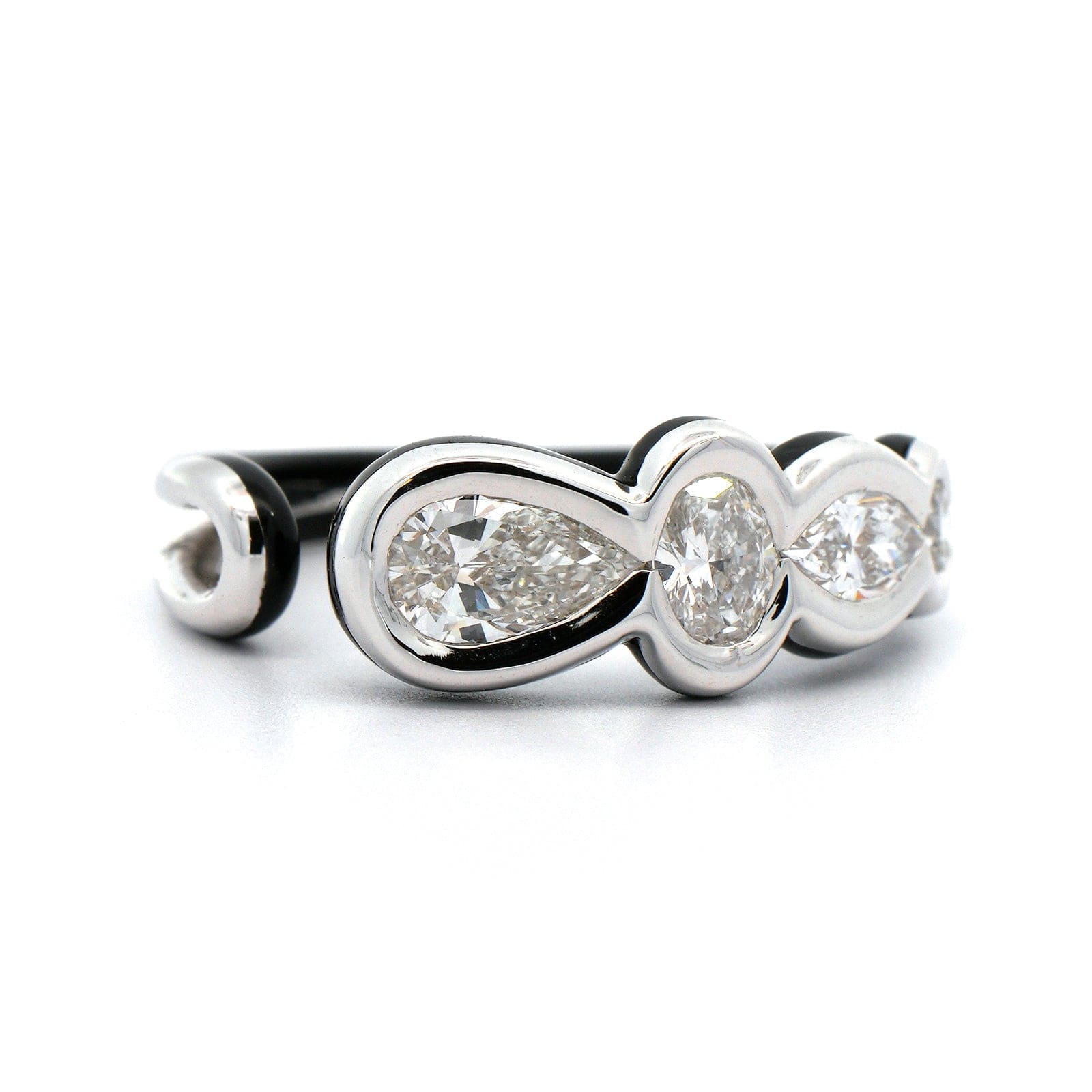 Etho Maria 18K White Gold Diamond and Black Ceramic Ring