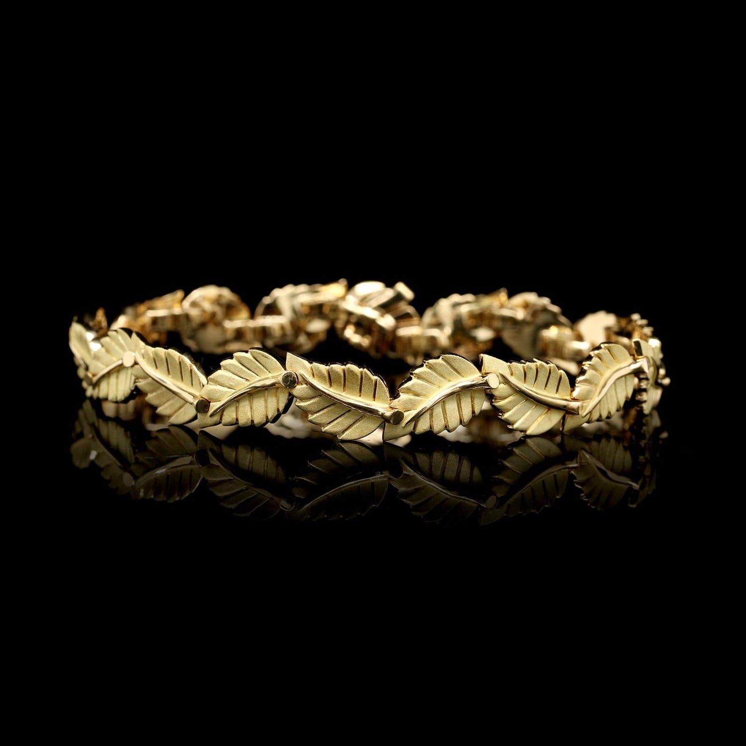 Tiffany & Co. 18K Yellow Gold Estate Leaf Motif Bracelet – Long's