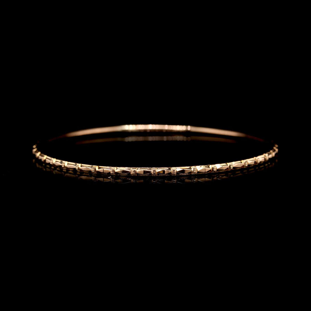 18K Yellow Gold Estate Bangle Bracelet