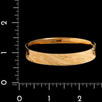 14K Yellow Gold Estate Engraved Hinged Bangle Bracelet