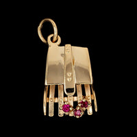 14K Yellow Gold Cranberry Scoop Charm