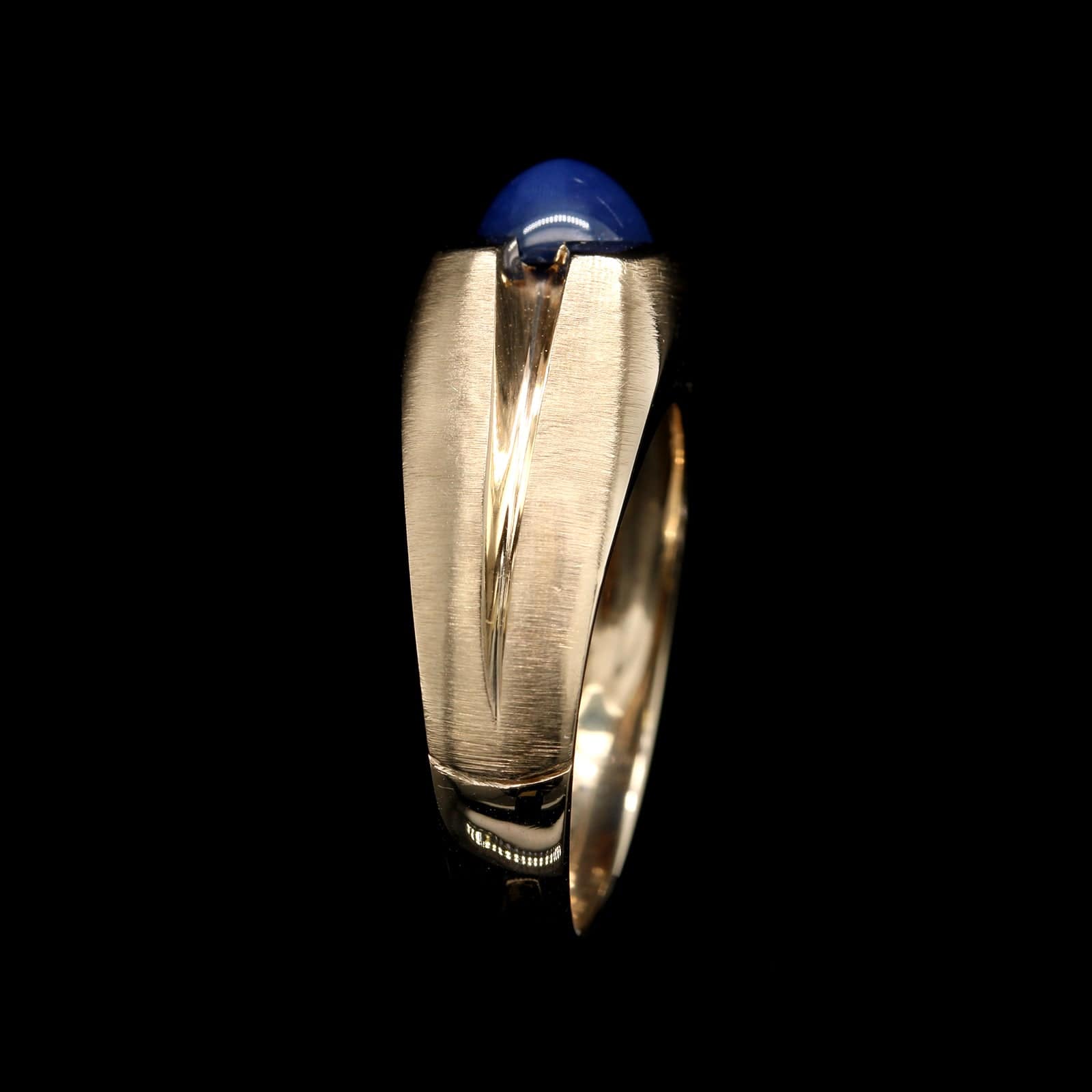14K Yellow Gold Estate Synthetic Star Sapphire Ring