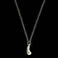 Tiffany & Co. Sterling Silver Estate Elsa Peretti Teardrop Necklace