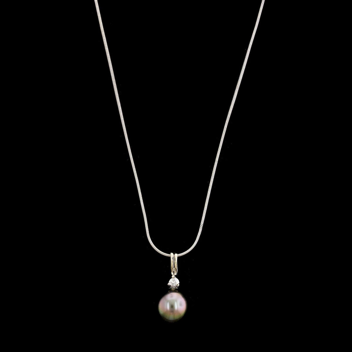 14K White Gold Estate Cultured Tahitian Pearl and Diamond Pendant Necklace