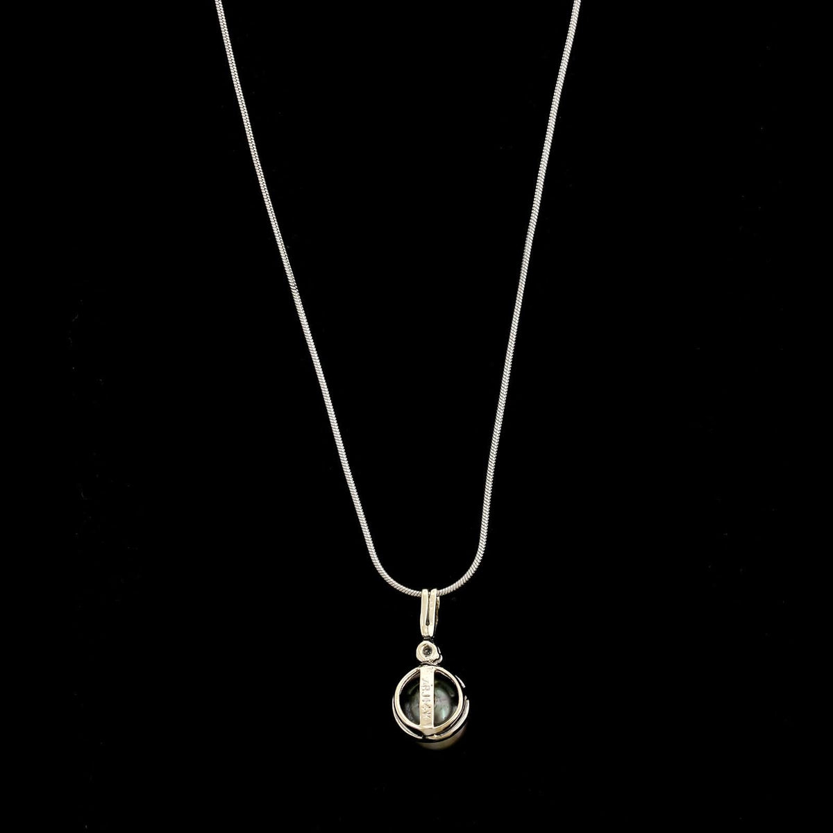 14K White Gold Estate Cultured Tahitian Pearl and Diamond Pendant Necklace