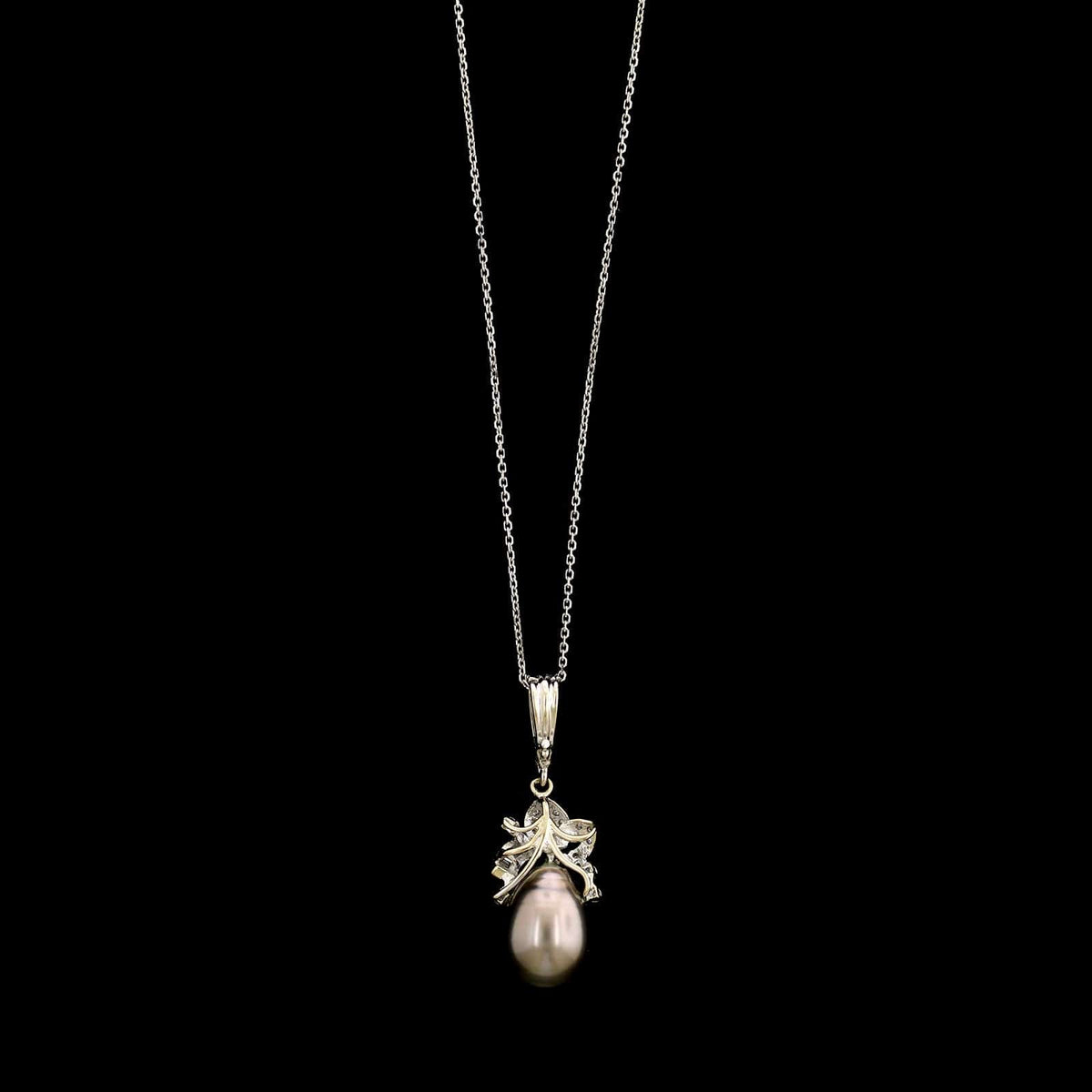 14K White Gold Estate Tahitian Pearl and Diamond Pendant Necklace