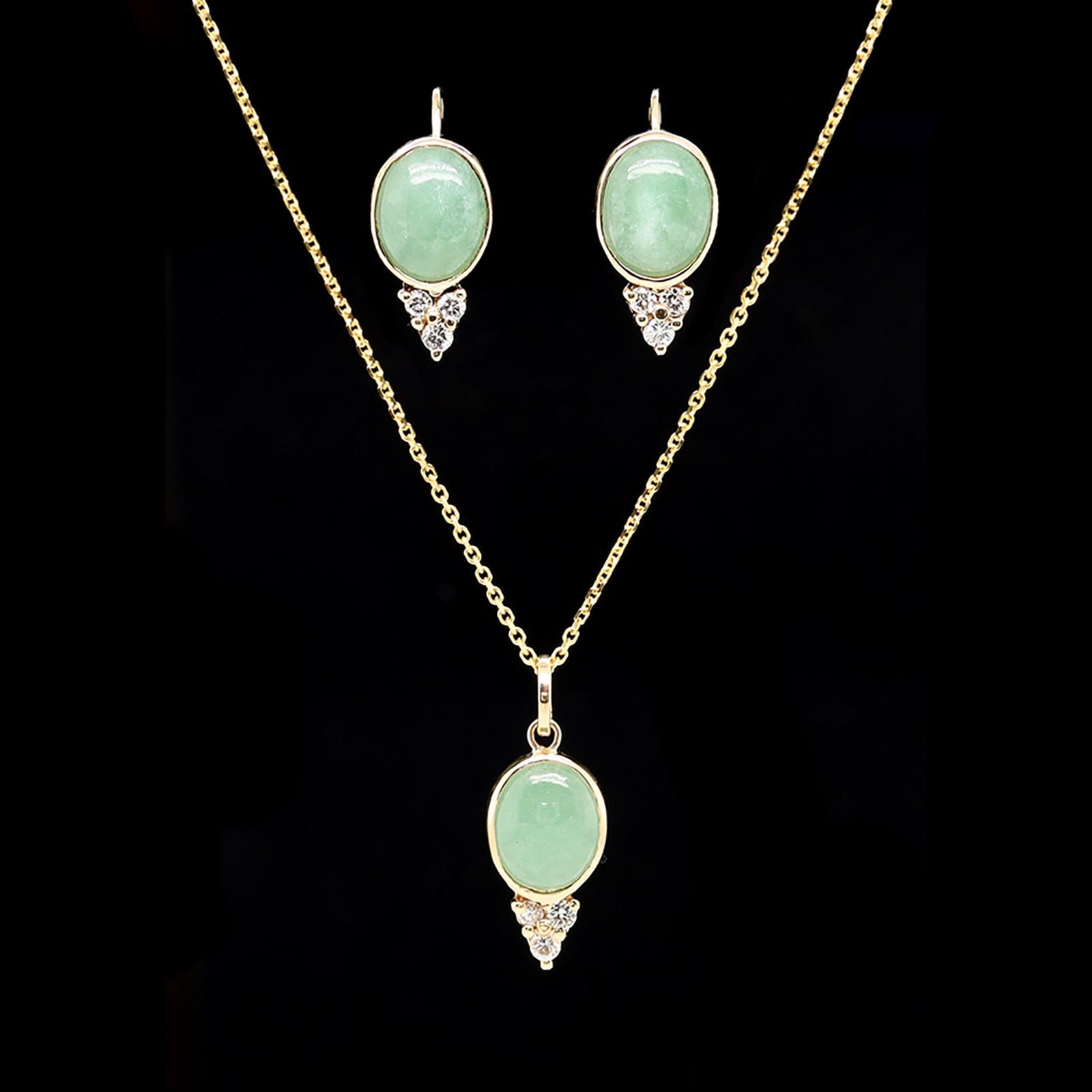 14K Yellow Gold Estate Jade and Diamond Pendant Necklace