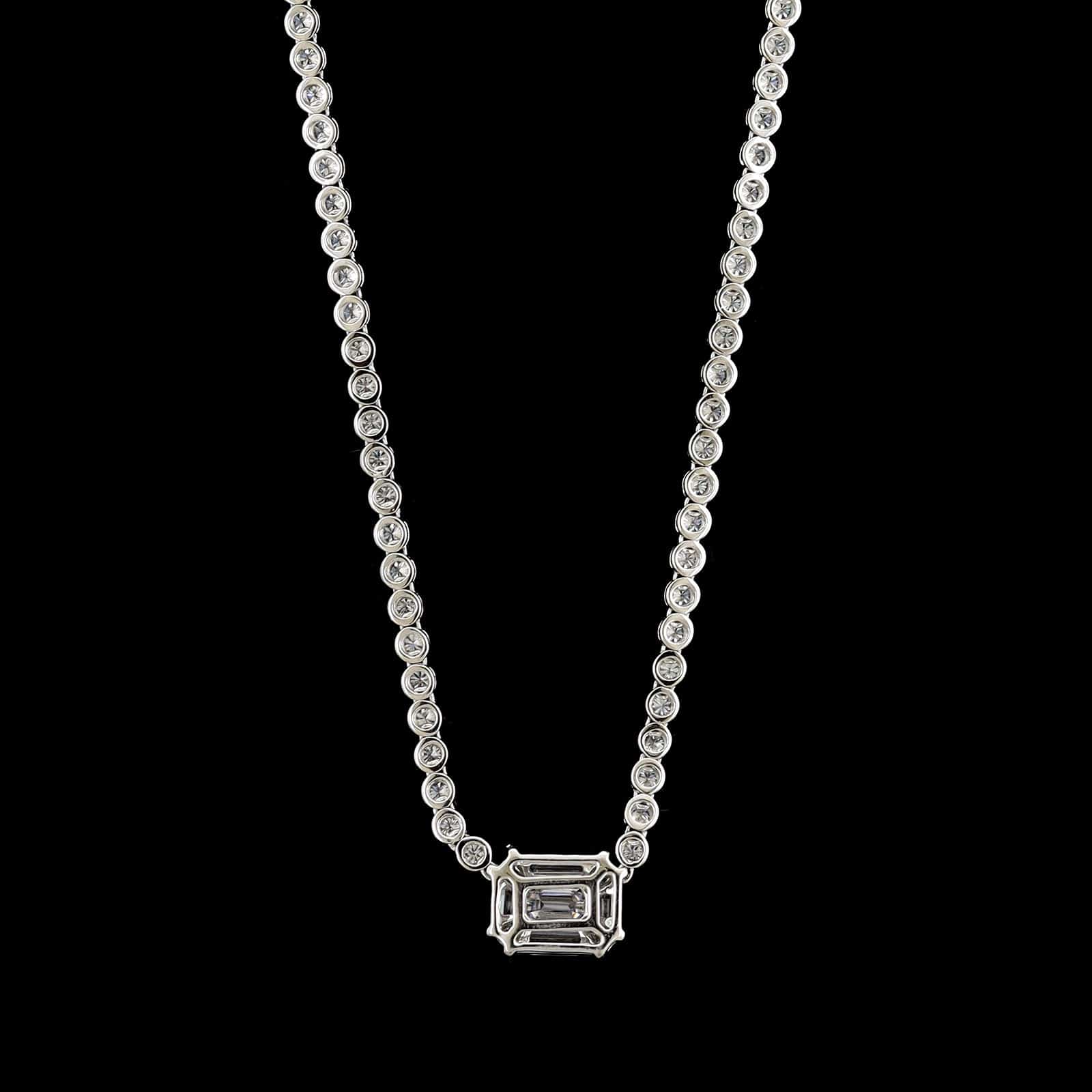 18K White Gold Estate Diamond Necklace