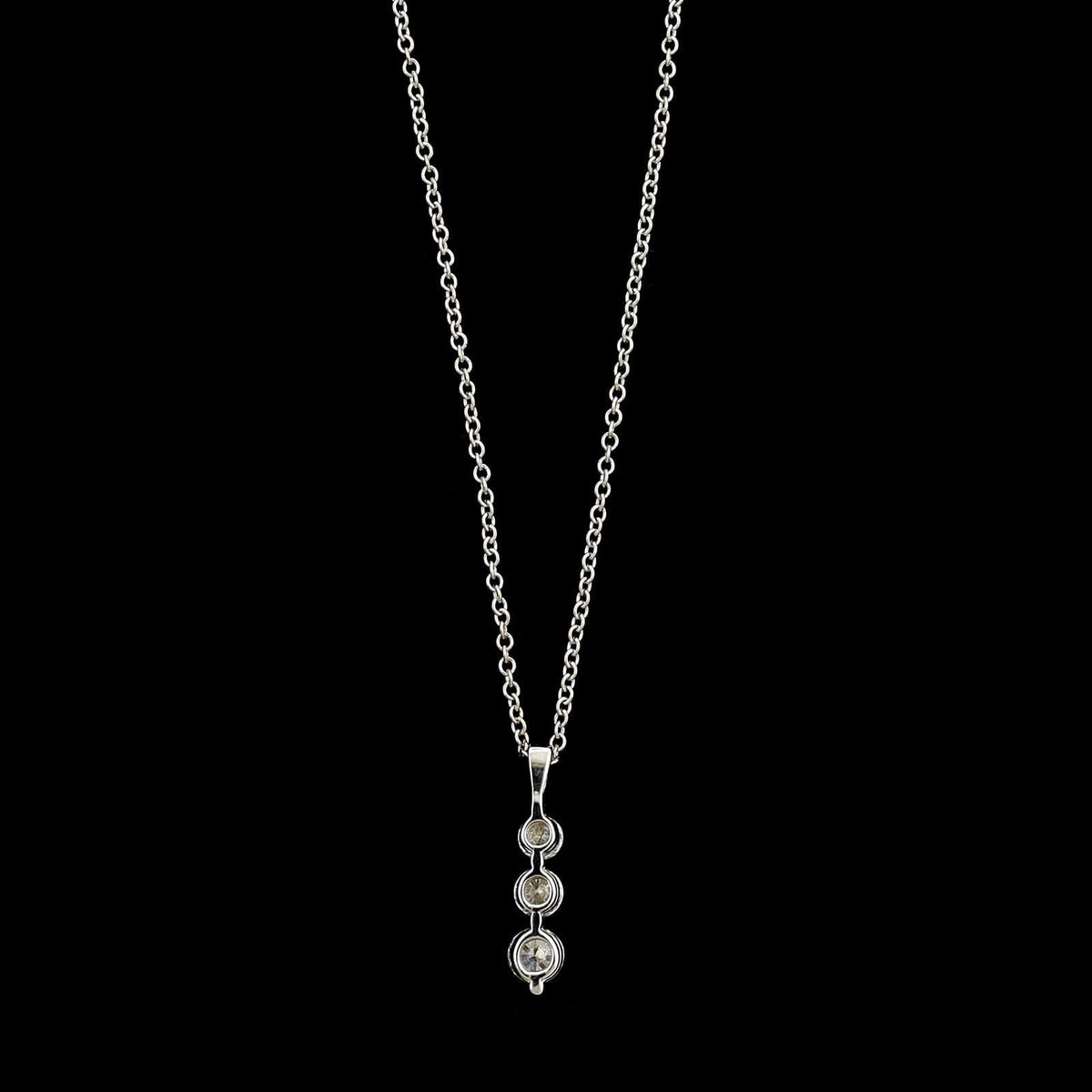 18K White Gold Estate Diamond Three Stone Pendant Necklace