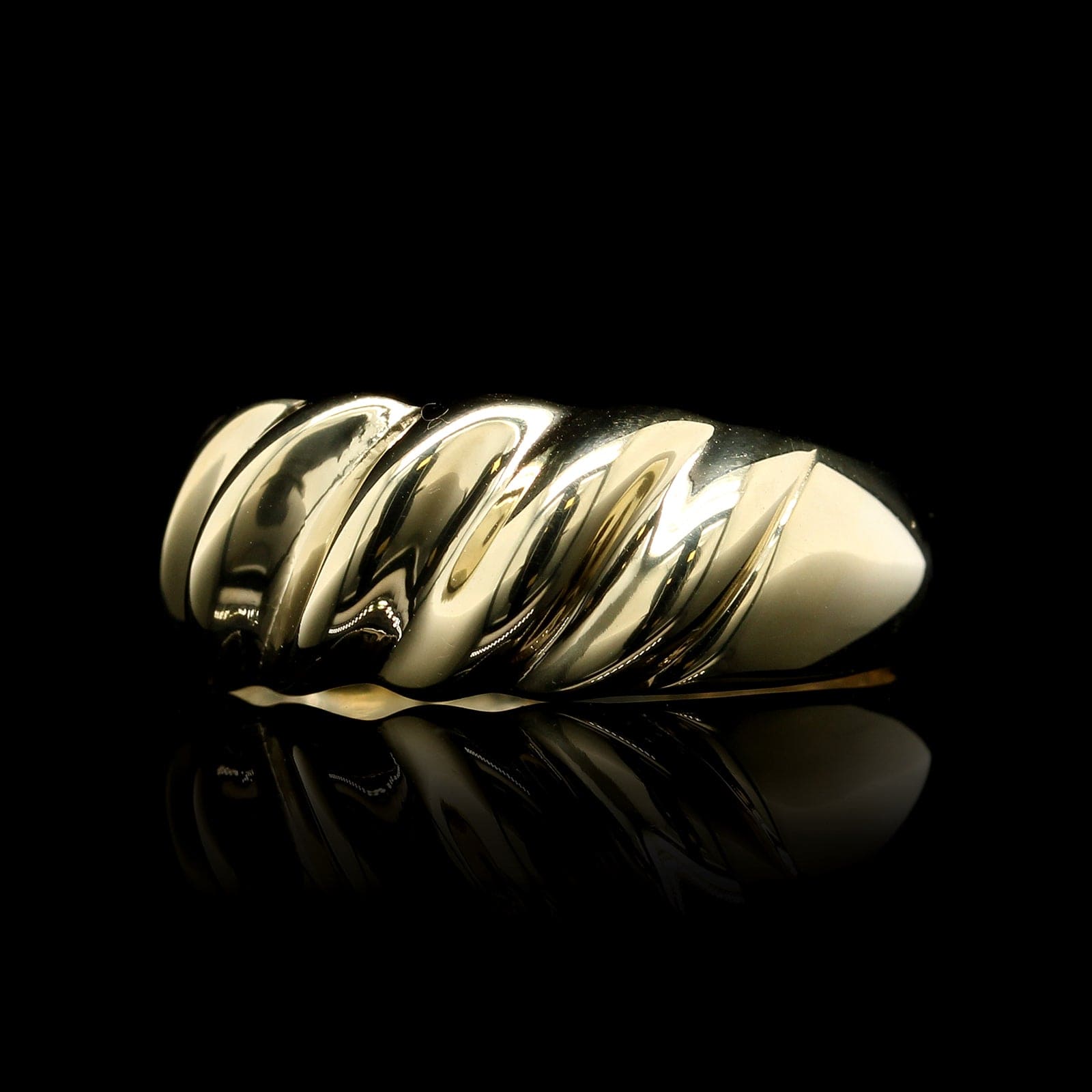 18K Yellow Gold Estate Ribbed Dome Ring