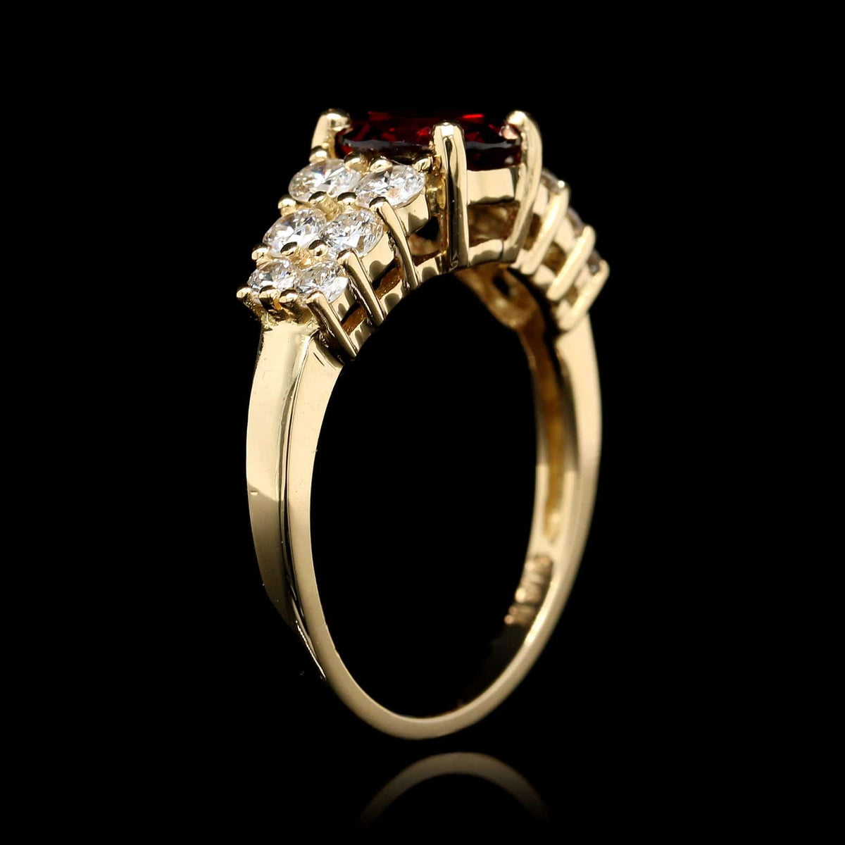 18K Yellow Gold Estate Garnet and Diamond Ring