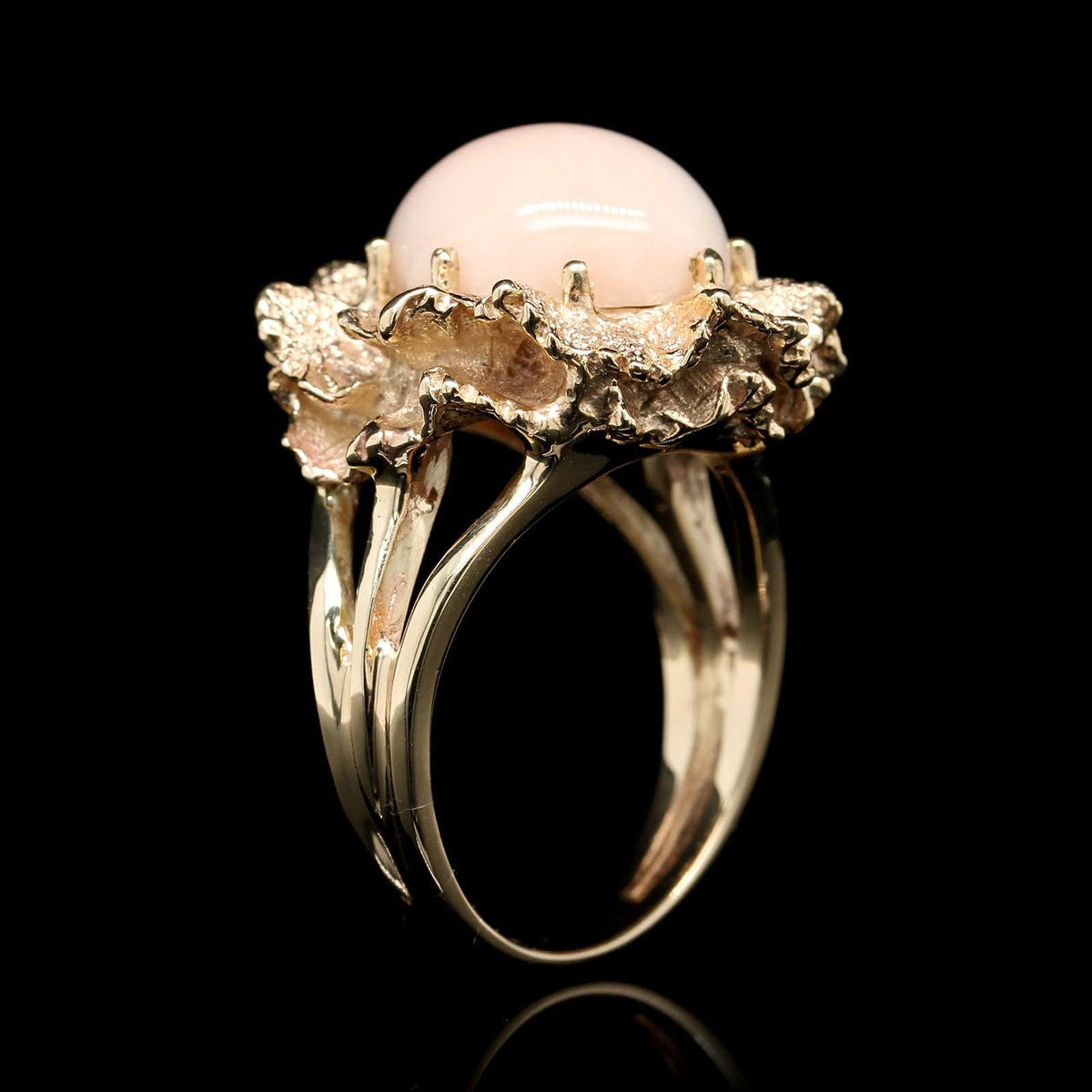 14K Yellow Gold Estate Coral Ring