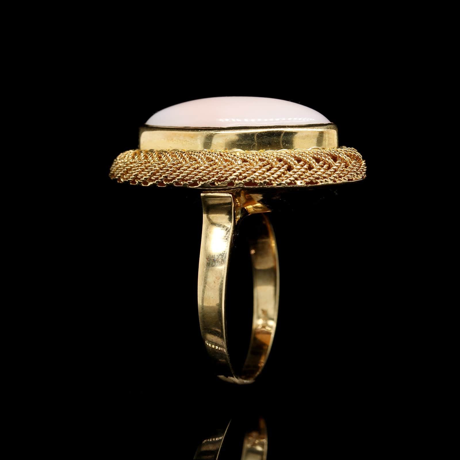 18K Yellow Gold Estate Coral Ring