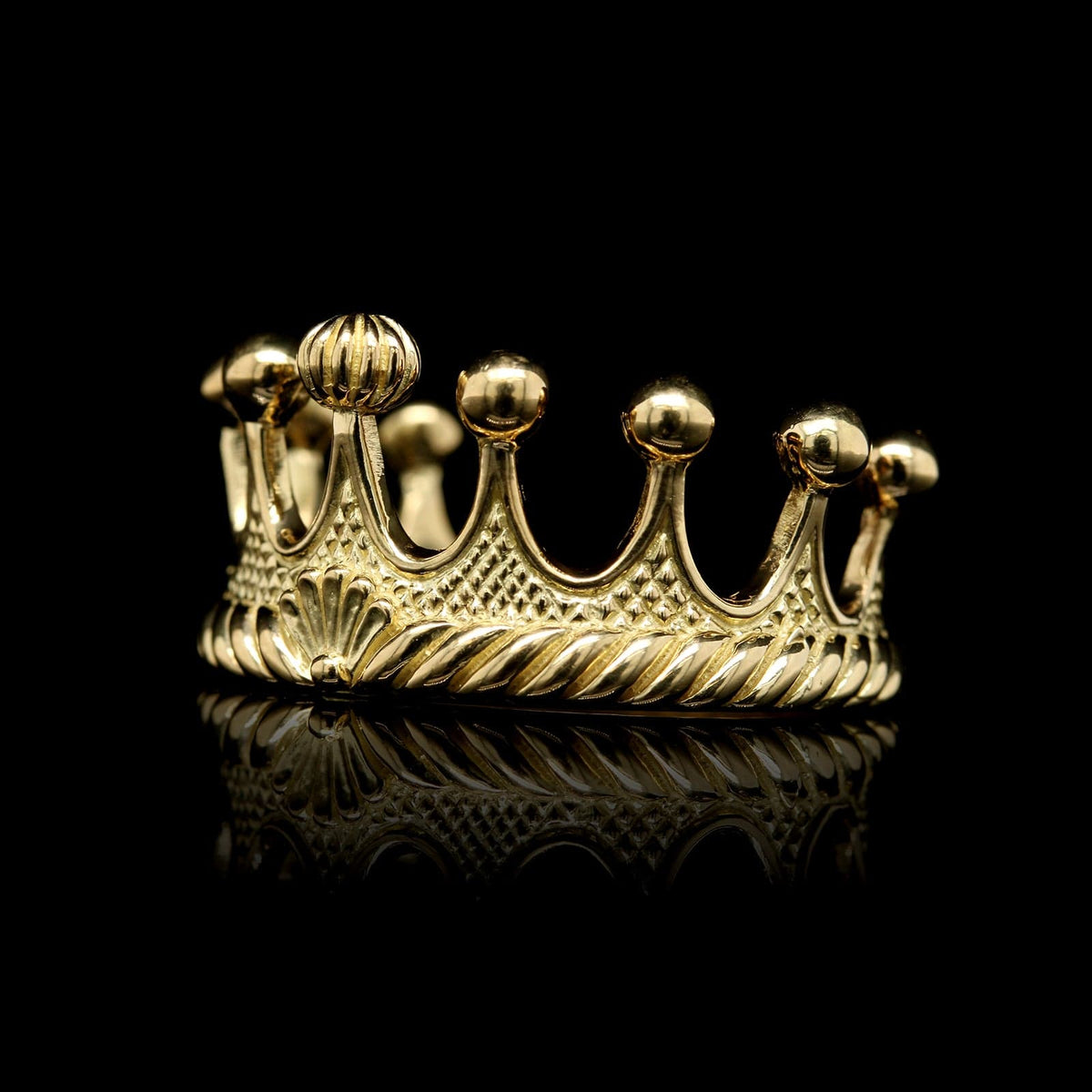 Cynthia Bach 18K Yellow Gold Estate Princess Tiara Ring