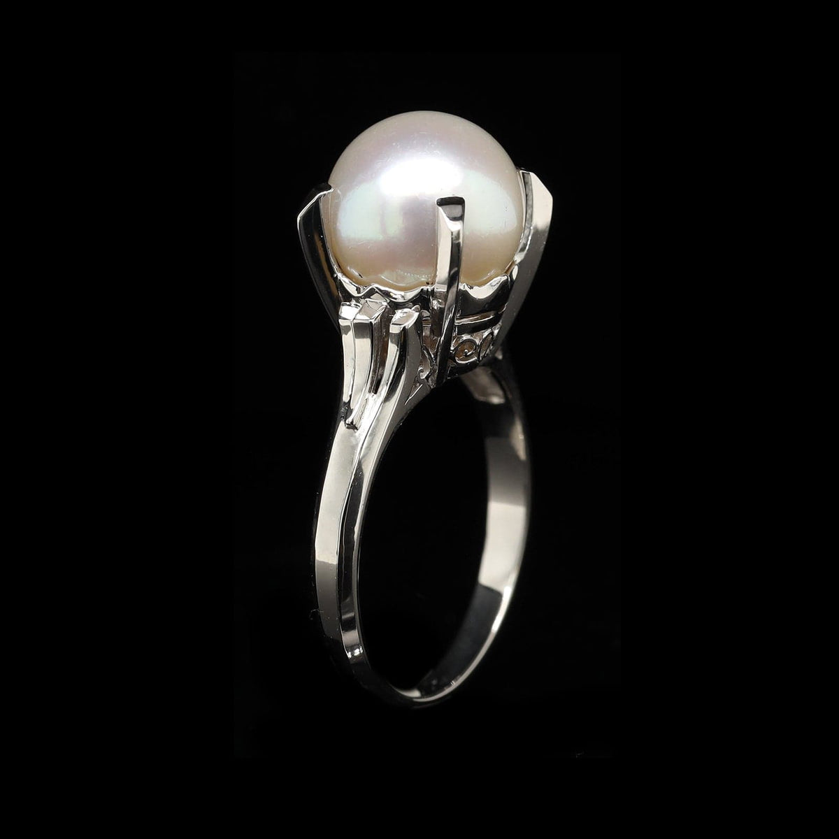 Platinum Estate Cultured Pearl Ring