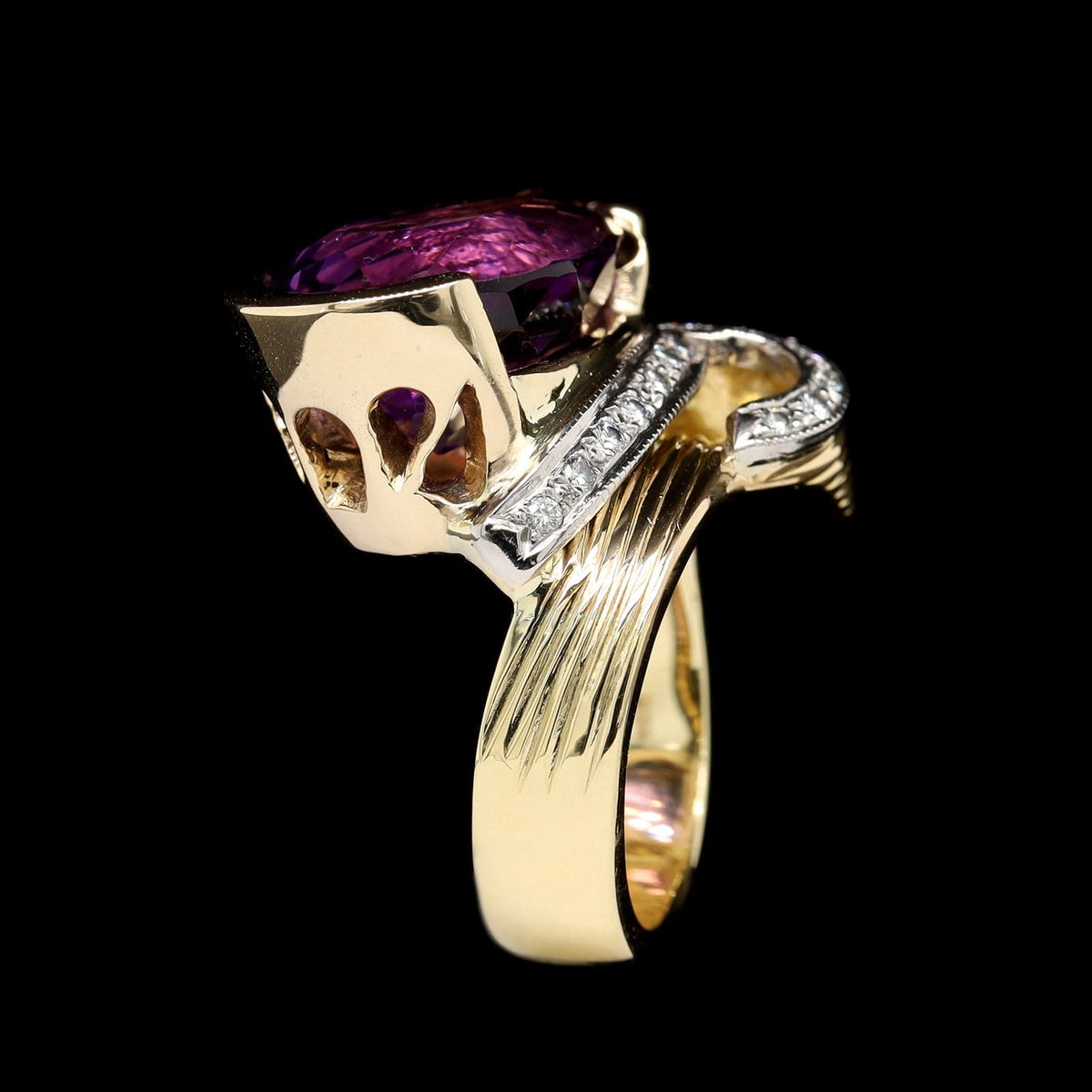 18K Yellow Gold Estate Amethyst and Diamond Ring