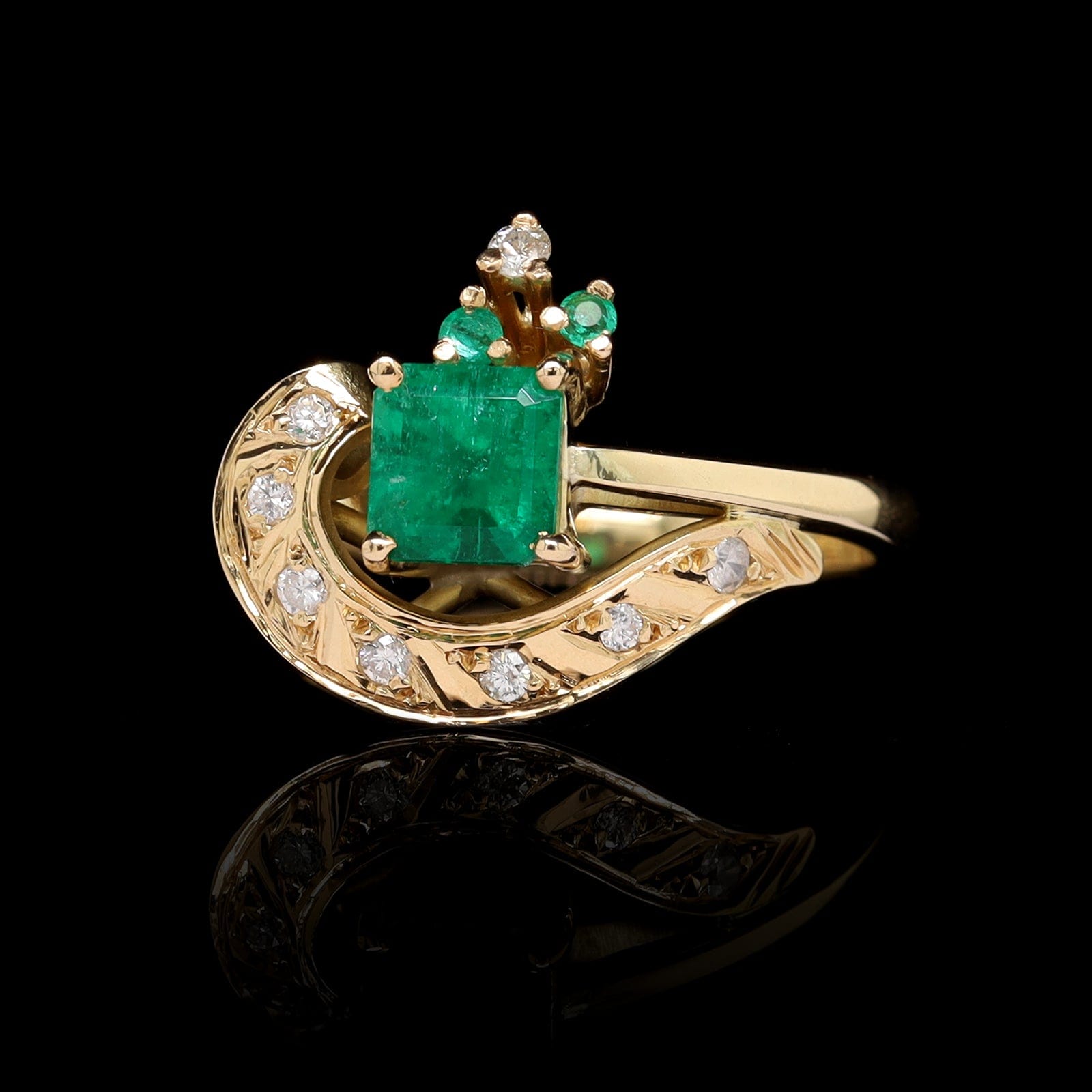 18K Yellow Gold Estate Emerald and Diamond Ring