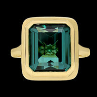 18K Yellow Gold estate Green Tourmaline Ring