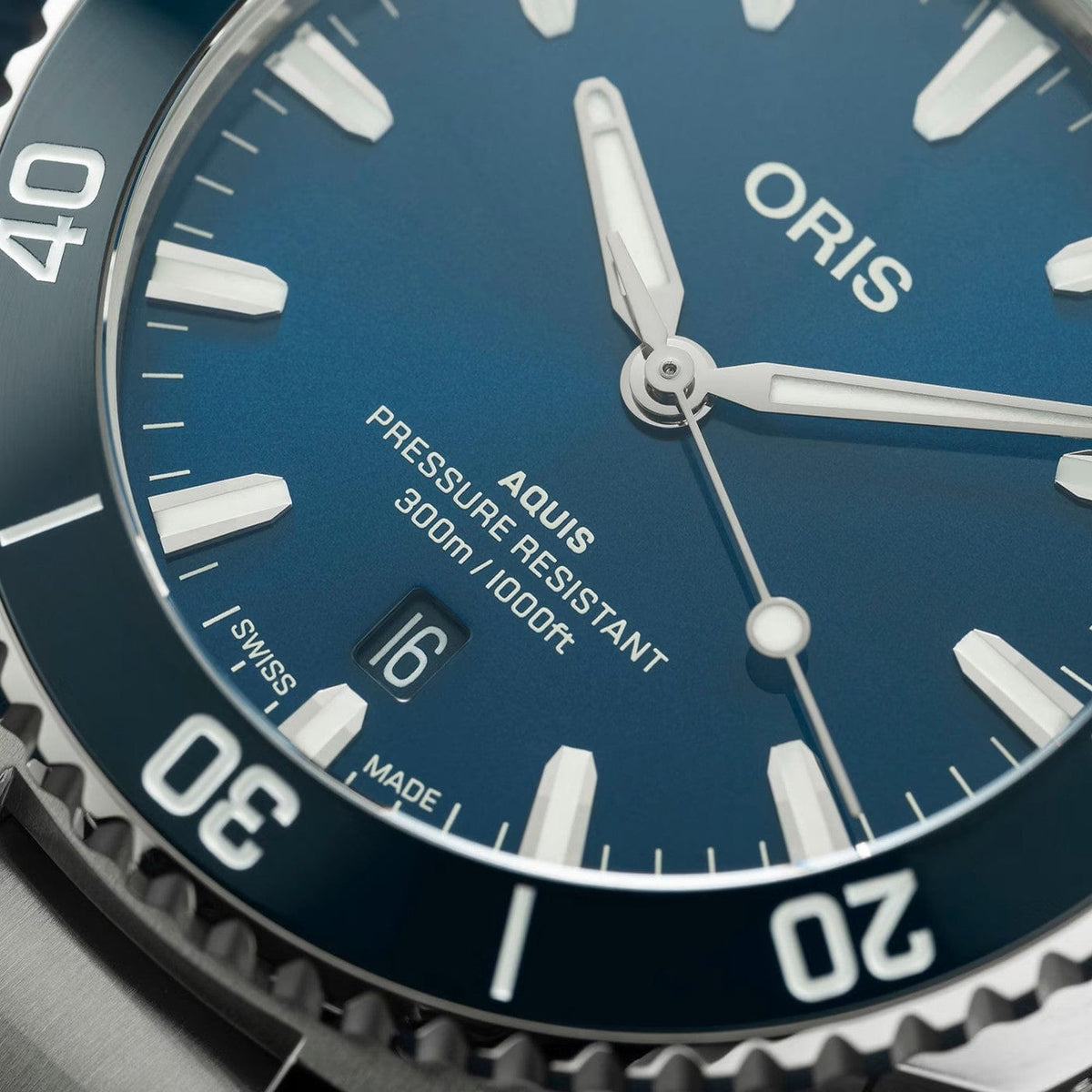 Oris Aquis Date