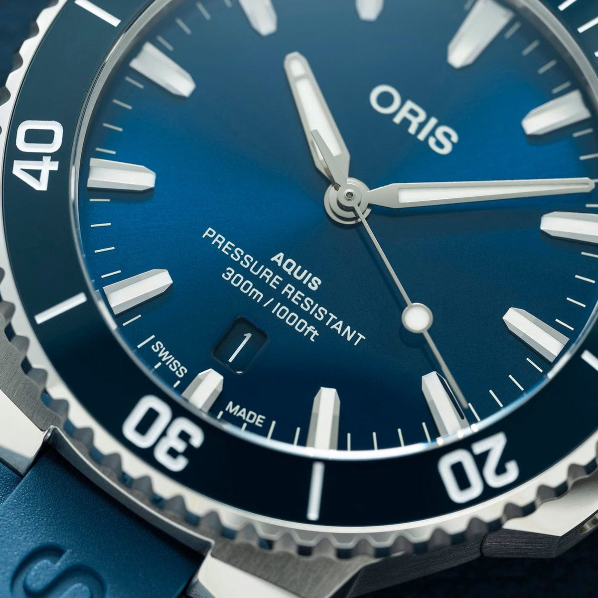 Oris Aquis Date – Long's Jewelers