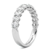 18K White Gold Shared Prong Oval Diamond Wedding Ring