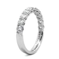18K White Gold Shared Prong Round Diamond Wedding Ring