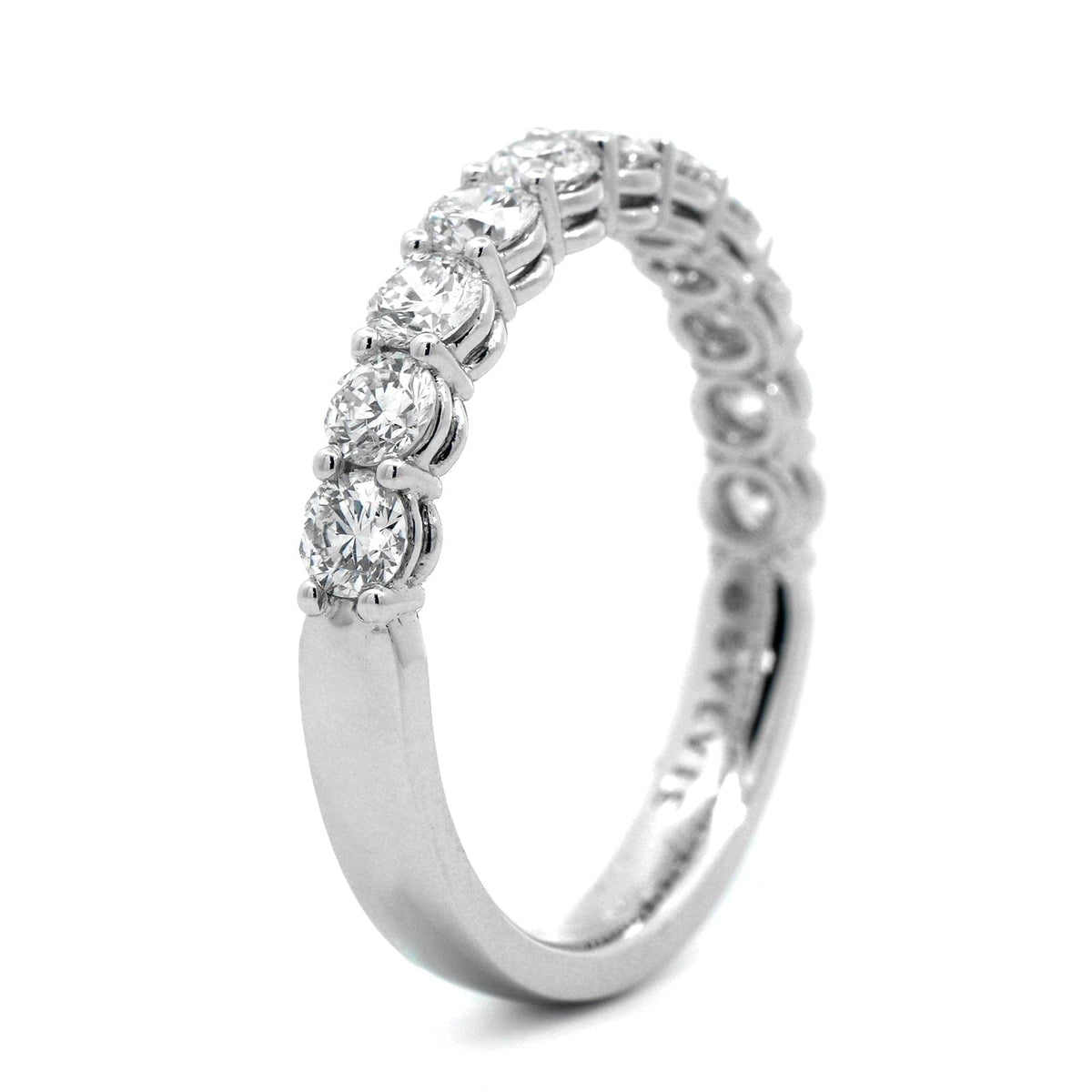 18K White Gold Shared Prong Round Diamond Wedding Ring