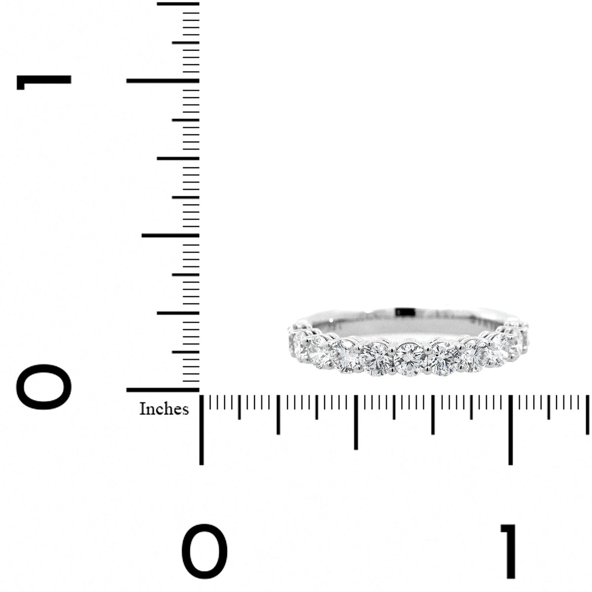 18K White Gold Shared Prong Round Diamond Wedding Ring