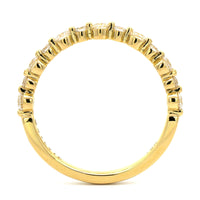 18K Yellow Gold Alternating Small and Large Diamond Wedding Ring