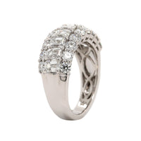 18K White Gold Baguette and Round Diamond Prong Set Band
