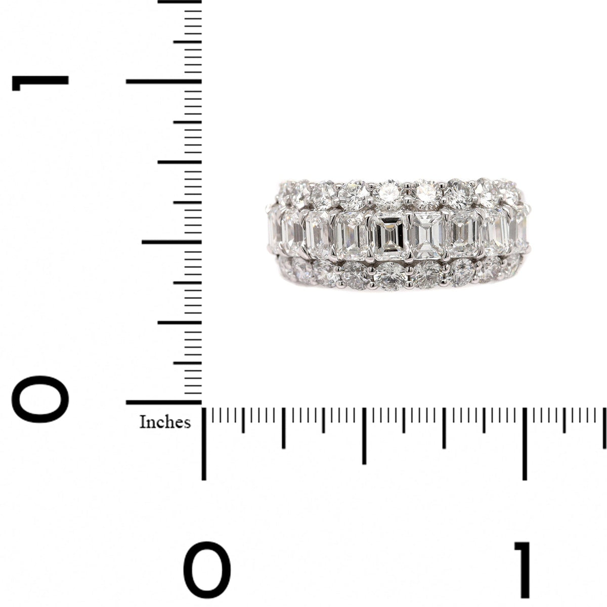 18K White Gold Baguette and Round Diamond Prong Set Band