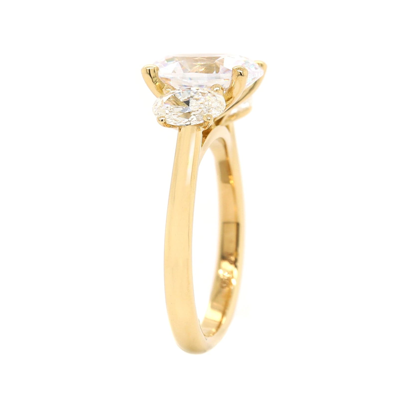 18K Yellow Gold 3 Stone Oval Diamond Engagement Ring Setting