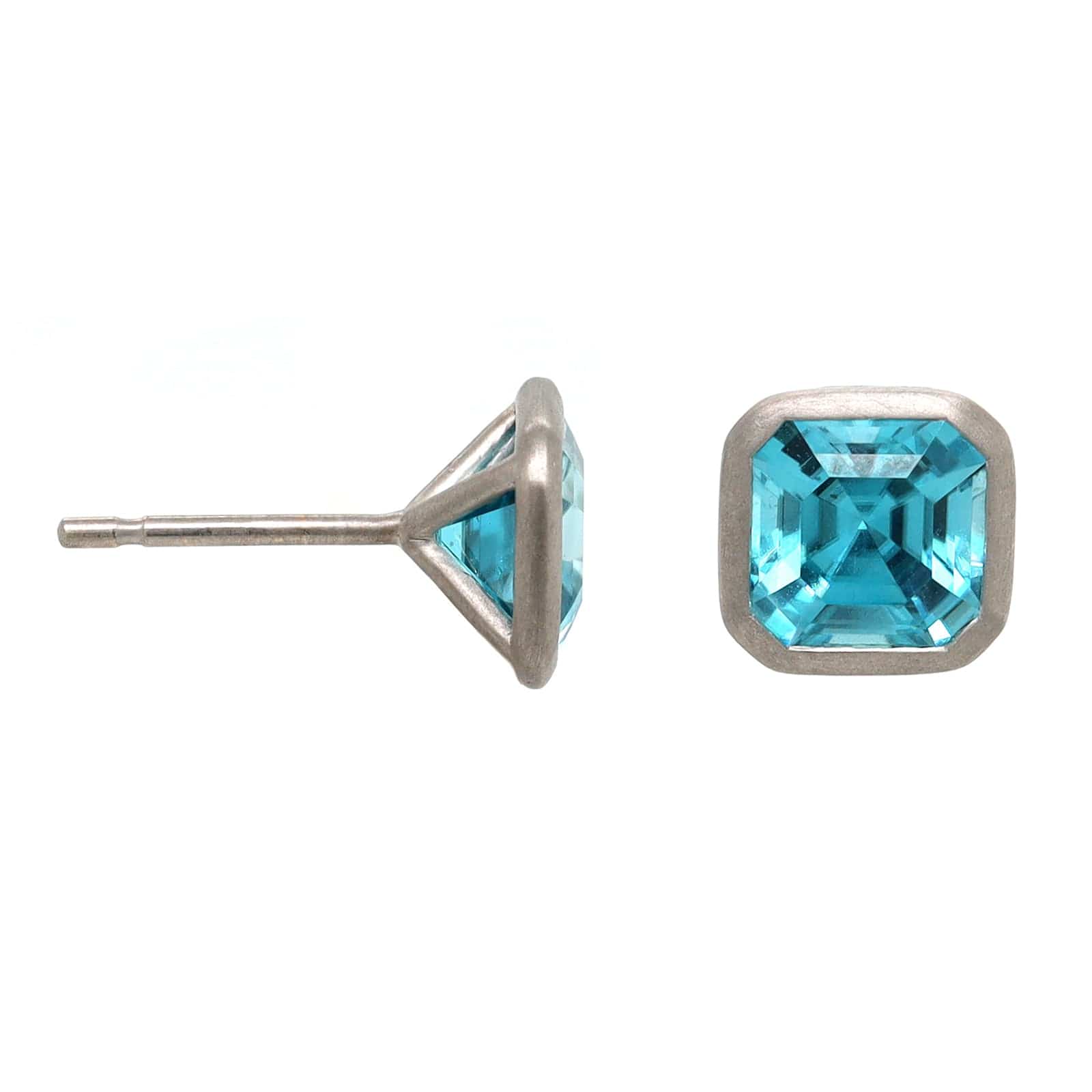 18K White Gold Blue Zircon Stud Earrings