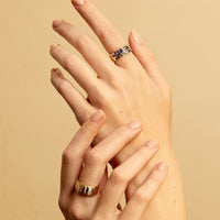 Sorellina 18K Yellow Gold Baguette Shaped Sapphire and Diamond Single Row Tarot Ring