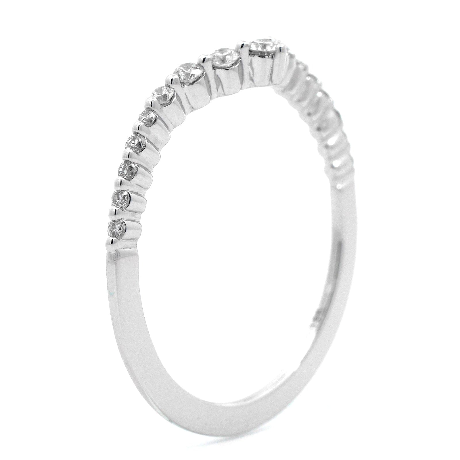 18K White Gold V Shaped Graduating Round Diamond Wedding Ring