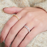 18K Yellow Gold Alternating Shape Diamond Band